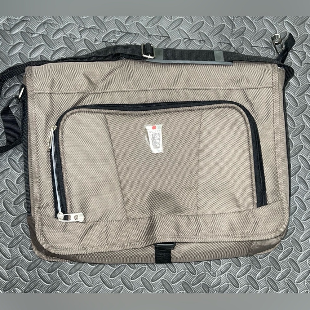 Delsey Messenger/Travel bag.